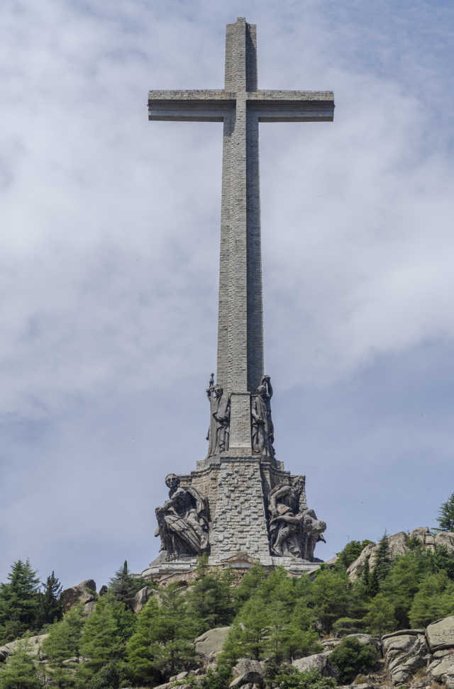 112 - Comunidad de Madrid - San Lorenzo del Escorial - Valle de Los Caidos - cruz